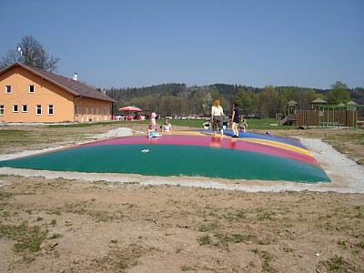 Nová trampolína ve sportovně relaxačním areálu Hluboká nad Vltavou